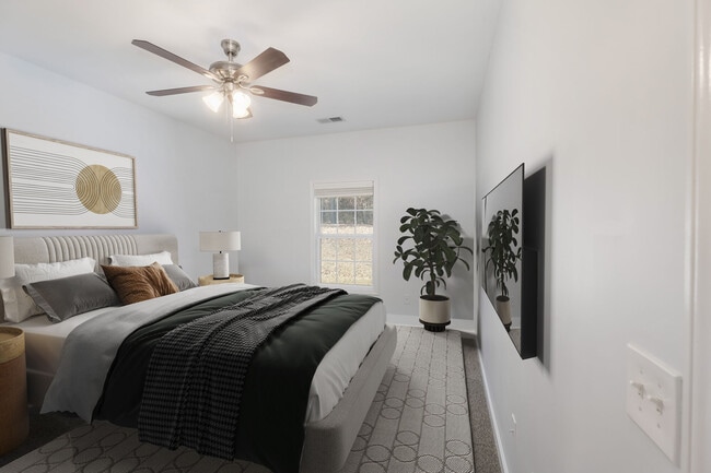 Building Photo - Crystal Lakes and Kingsley Apartments & Townhomes