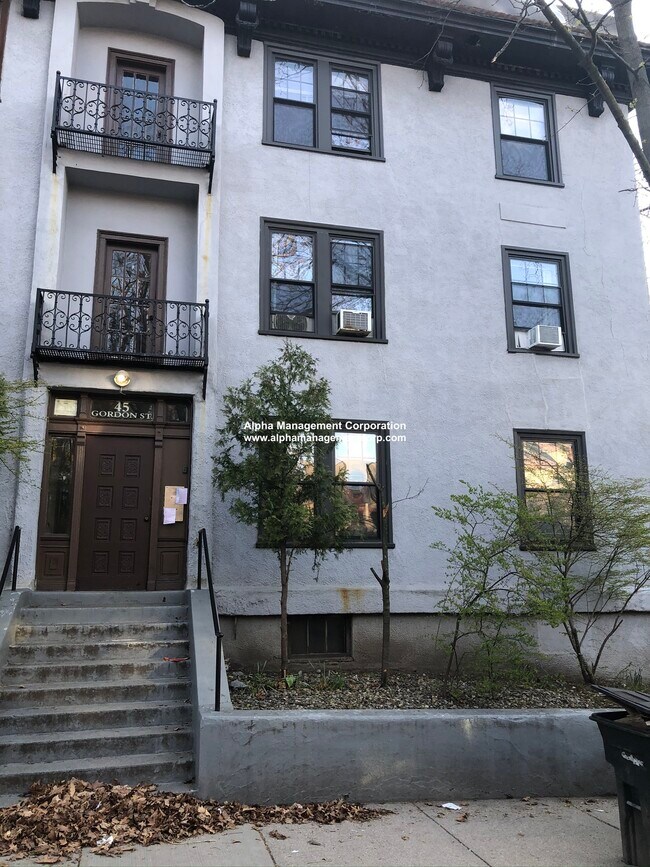 Foto del edificio - 46 Gardena St