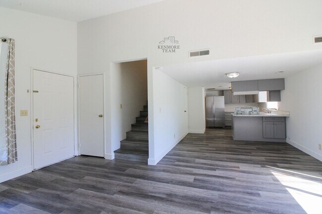Foto del edificio - 2 Bedroom, 1.5 Bathroom Duplex in Kennewick