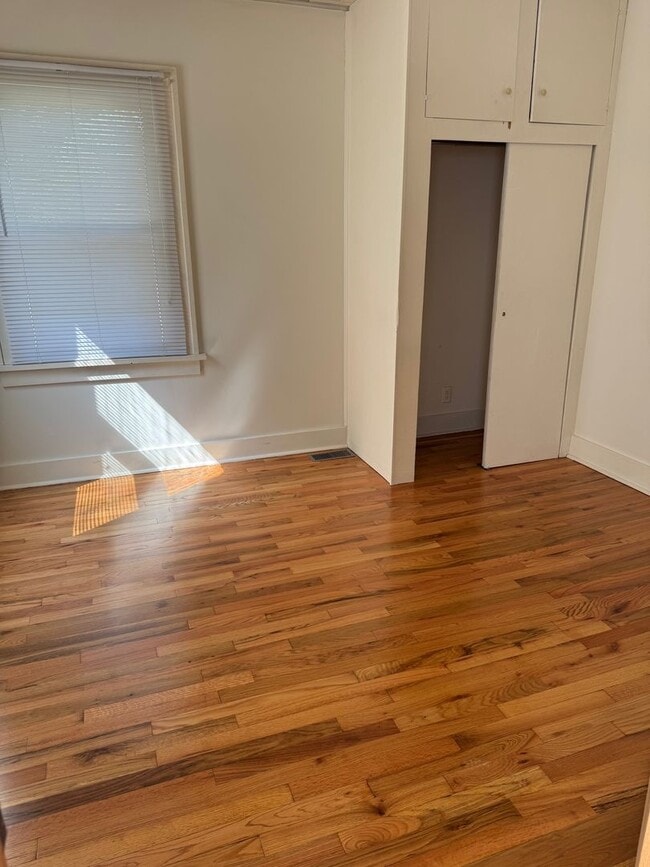 Building Photo - Cozy 2 Bedroom Home – Lawn Care & Snow Removal Included!