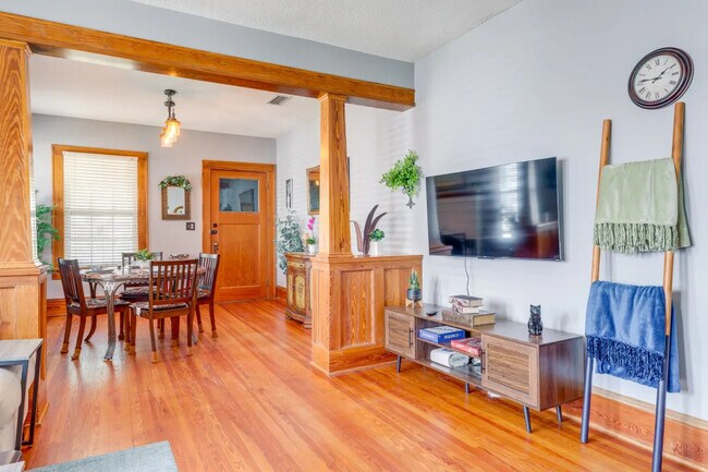 Building Photo - 1646 Naldo Ave