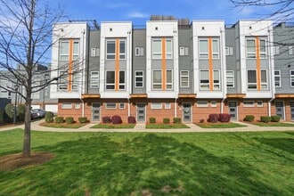 Building Photo - 523 Sedgefield Park Dr