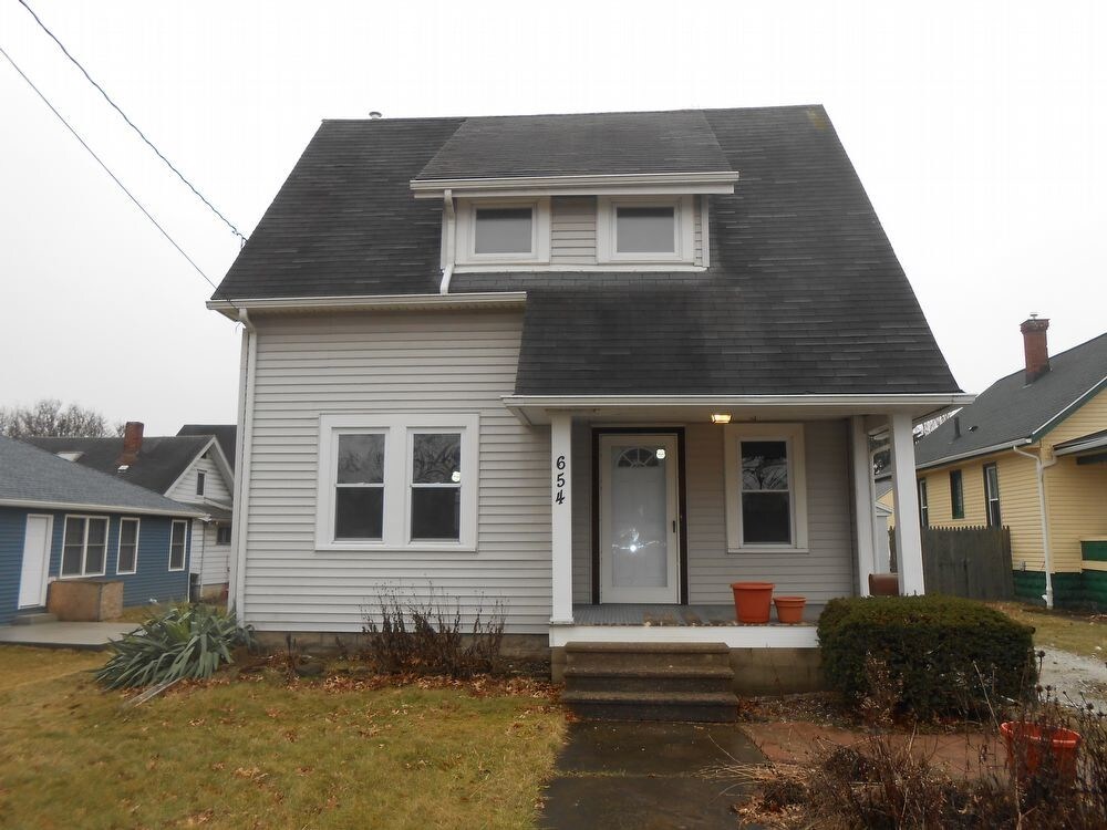 Primary Photo - 654 E Glenwood Ave