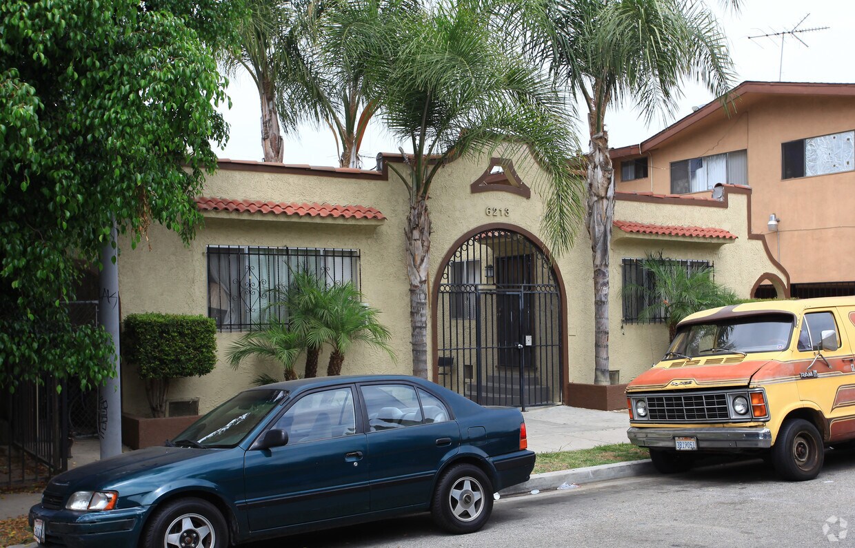 Foto del edificio - 6213 Middleton St