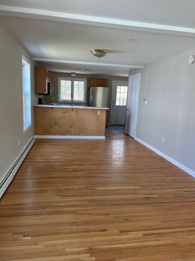 Building Photo - 42 Carriage Ln