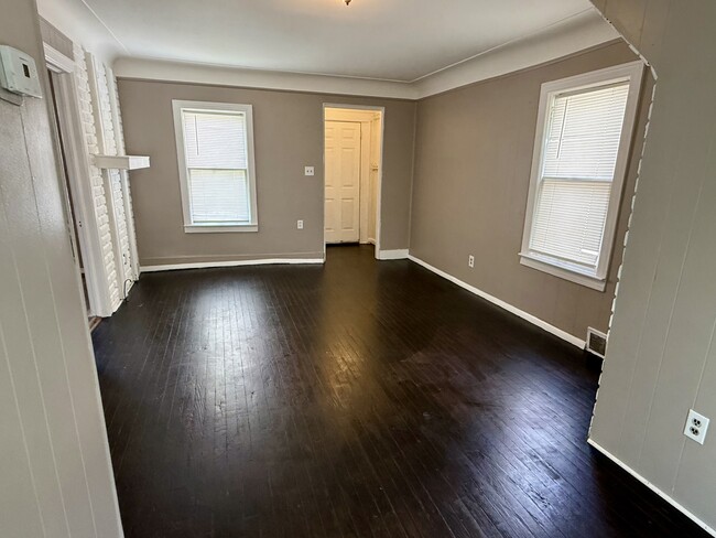 Building Photo - 7292 Meadow Ave