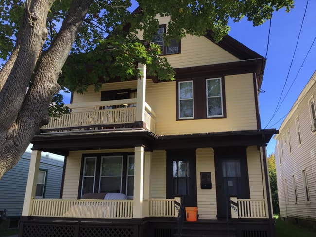 Building Photo - 1025 Downer Ave