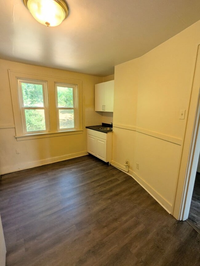 Building Photo - bro1413