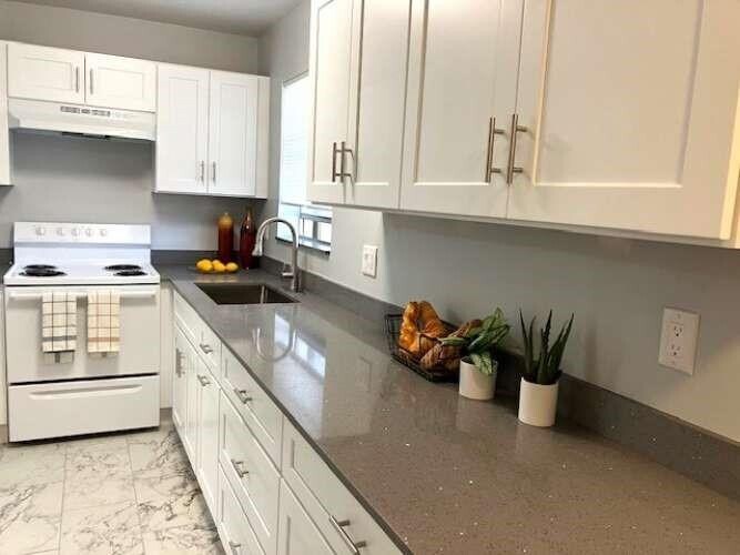 Foto principal - 317 Lake Evelyn Dr