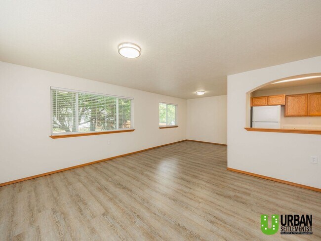 Foto del edificio - Spacious, clean, modern 4bd/2bth