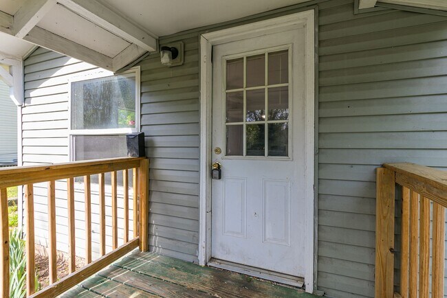 Foto del edificio - Updated 2 bedroom | 1 bath! Close to downt...