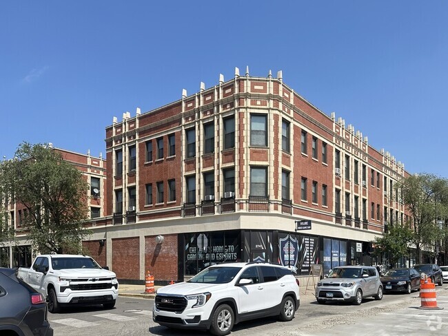 Building Photo - 2737 N Spaulding Ave
