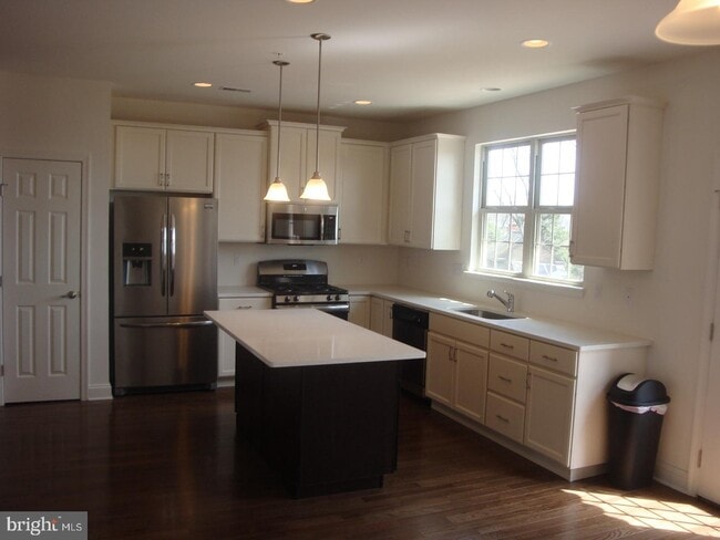 Building Photo - 105 Platt Pl