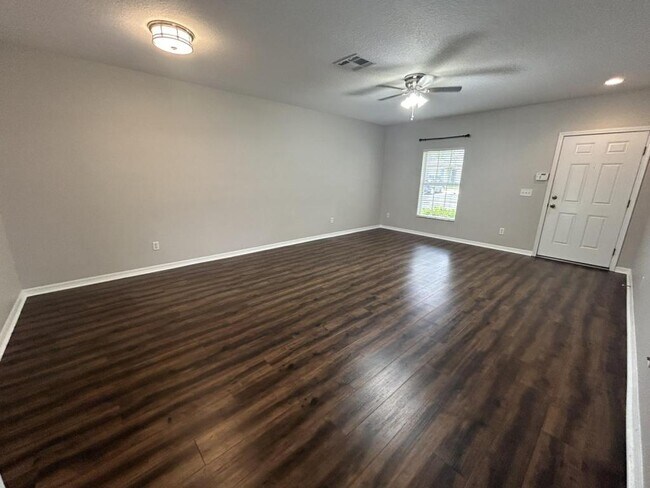 Foto del edificio - 15835 Fishhawk Falls Dr