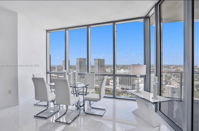 Foto del edificio - 851 NE 1st Ave