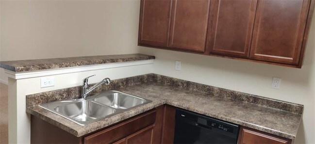 Foto del edificio - 2538 Piering Dr