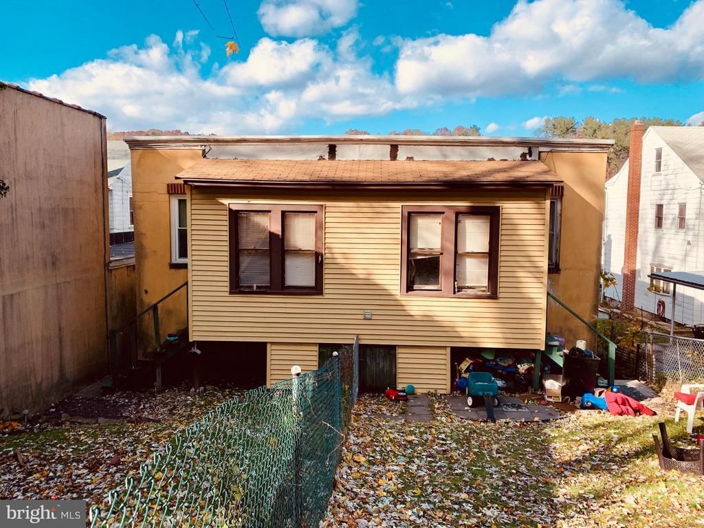 44 E Bacon St Unit C, Pottsville, PA 17901 Apartments in Pottsville