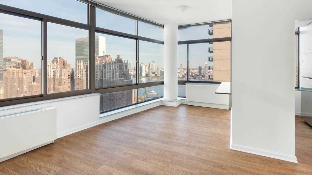 Foto principal - 302 E 39th St