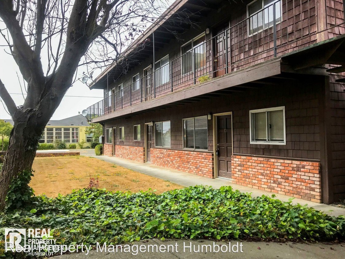 1033 B St, Eureka, CA 95501 Apartment for Rent in Eureka, CA