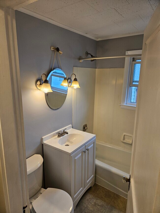 Photo - 10 Wallace St Apartments