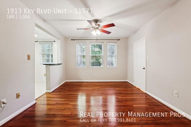 Foto del edificio - 1913 Key Blvd