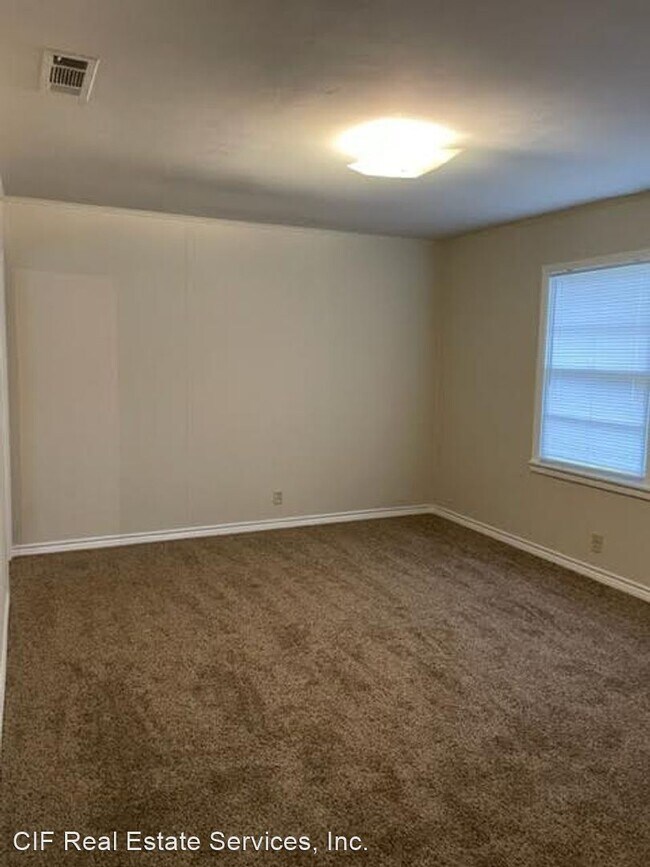 Building Photo - 3 br, 1.5 bath House - 2618 S 27th St
