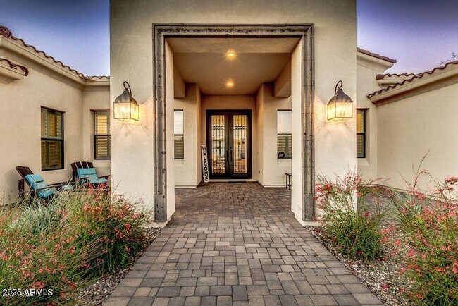 Building Photo - 2836 E Carob Dr