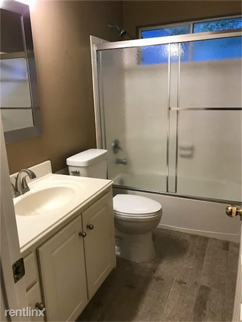 Foto del edificio - 31 Paddock Pines Pl