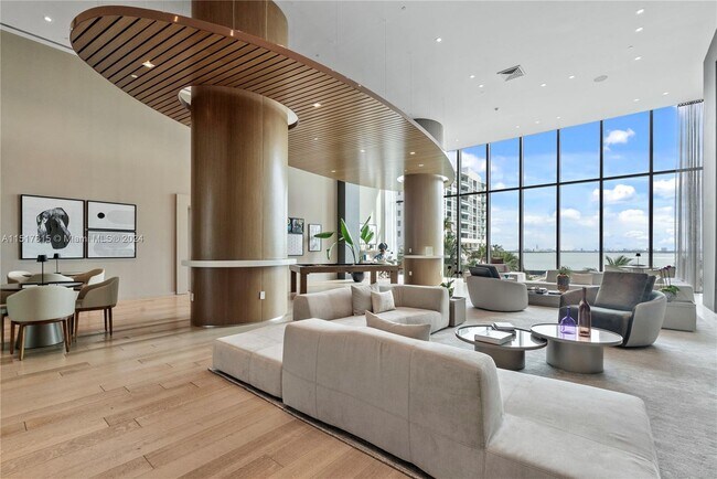 Foto del edificio - 460 NE 28th St