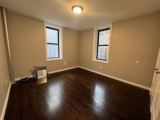 Foto del edificio - 2 bedroom in BRONX NY 10457