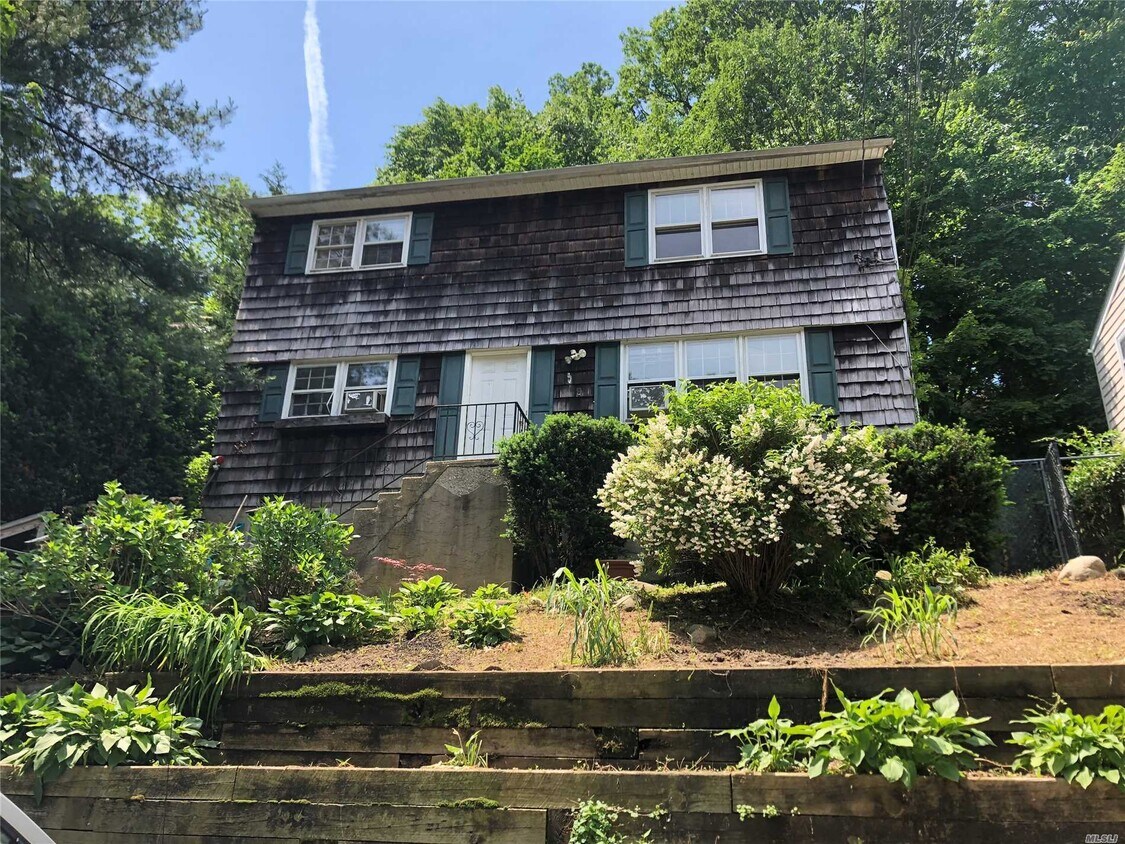 135 Waterside Ave Unit 2nd Fl