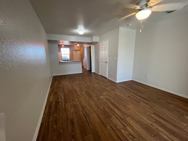 Building Photo - 26366 Nadir Rd