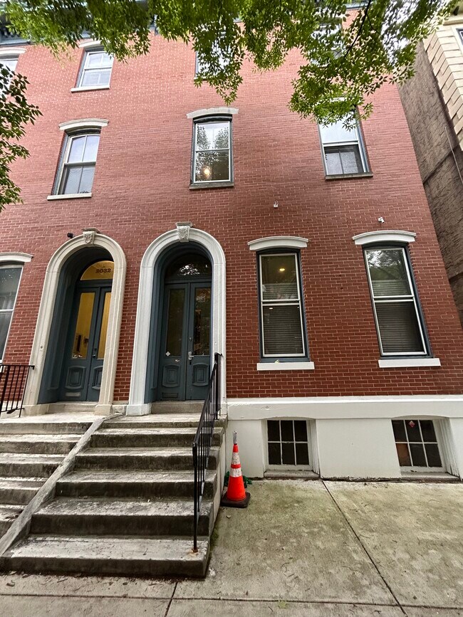 front of building - 2034 Green St