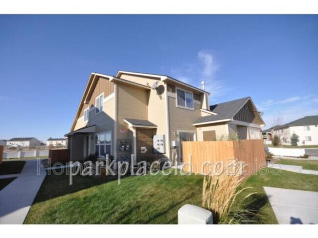 Building Photo - 9119 W Brogan Dr