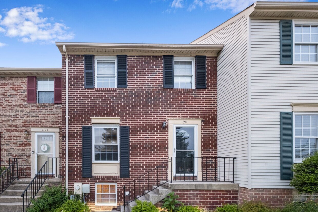 Foto principal - Lovely 3 BR/2 BA Townhome in Pasadena!