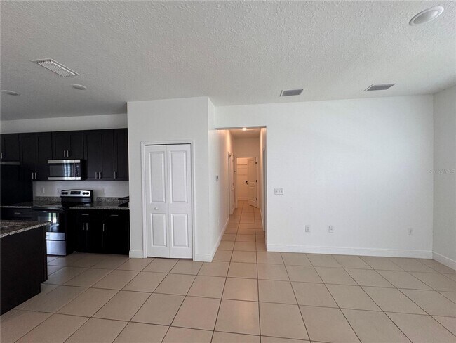Foto del edificio - 2679 SW 154th Place Rd