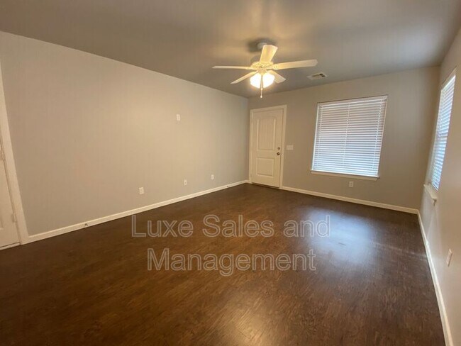 Foto del edificio - 11512 N Lincoln Blvd
