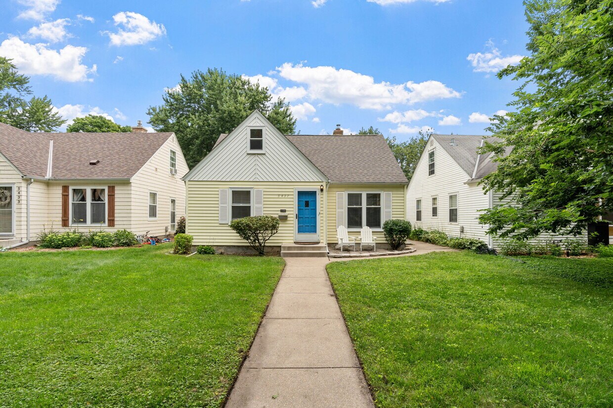 Foto principal - 5437 25th Ave S
