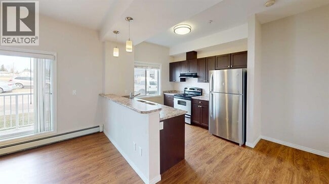 Building Photo - 10004-1097A 97A St