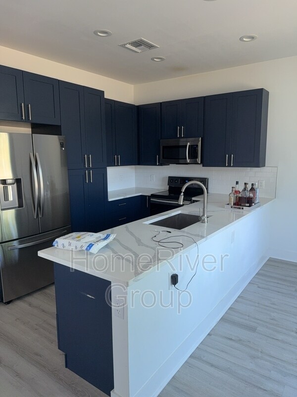 Foto del edificio - 8707 Palm Ranches Pl