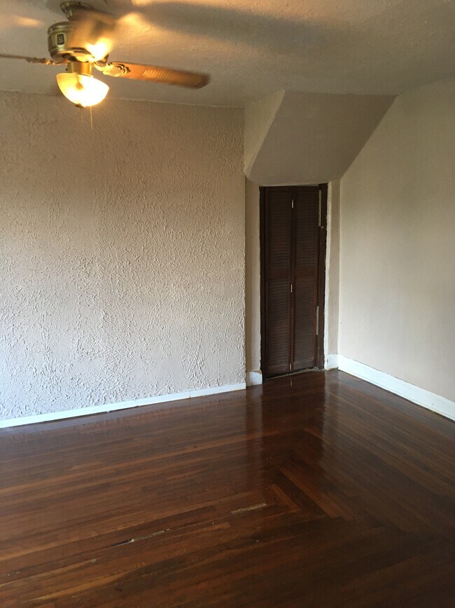Sala de estar - 1313 Maccorkle Ave SE