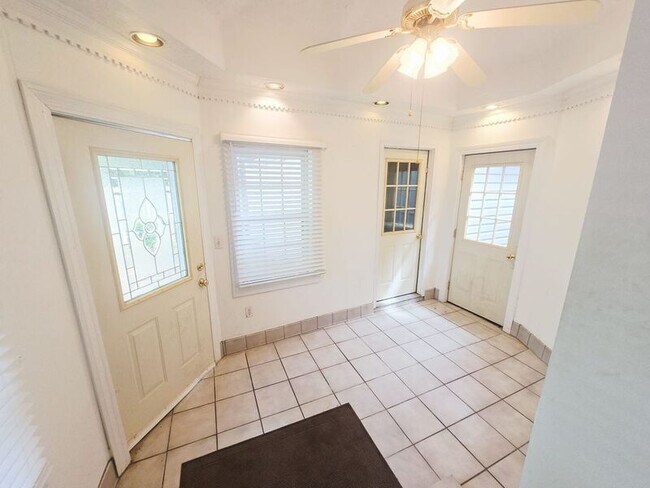 Foto del edificio - 3516 Barbour Pl Cir