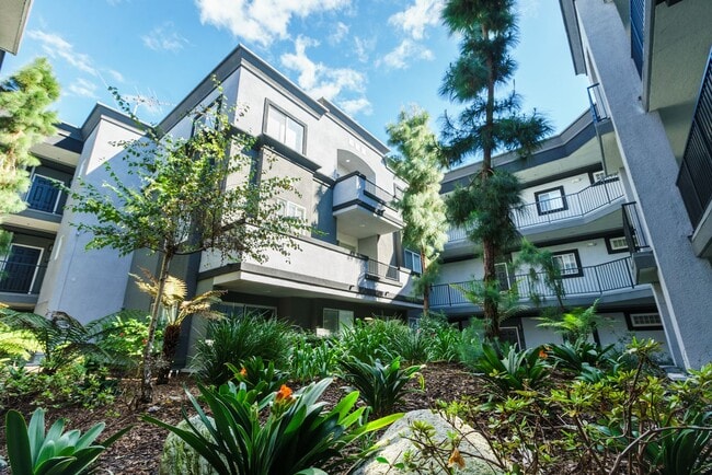 Building Photo - 2820 Sawtelle Blvd