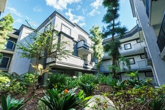 Building Photo - 2820 Sawtelle Blvd