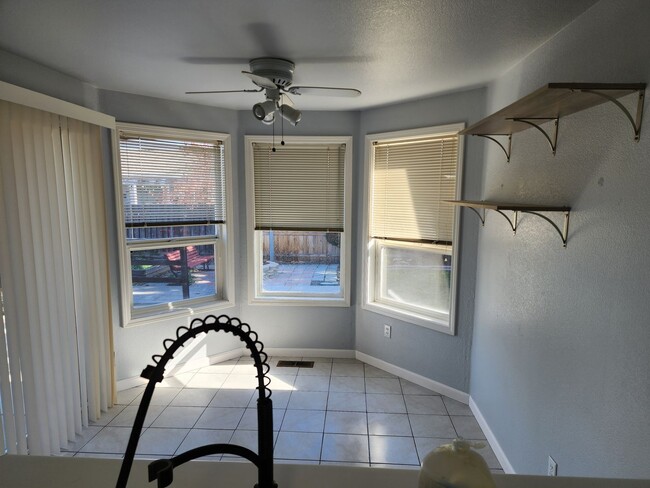 Building Photo - 3 Bedroom Single Family Home in Central Point