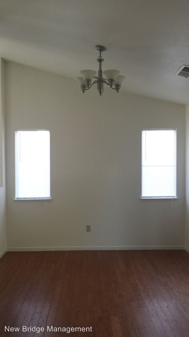 Foto del edificio - 4383 Bardini Way