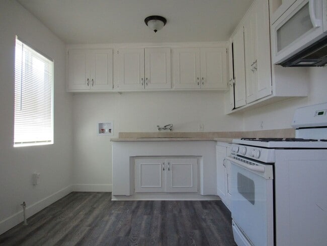 Building Photo - zz2410thw