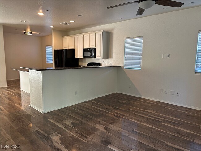 Foto del edificio - 7760 Vestibule Ct