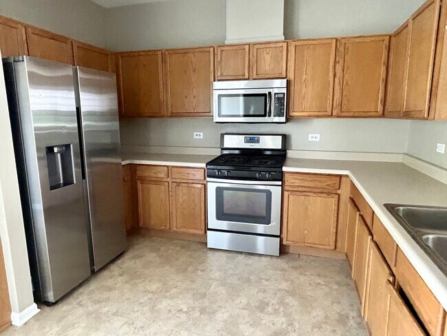 Building Photo - 3466 Ravinia Cir