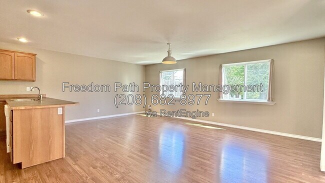 Building Photo - 2918 N Boyer Ave